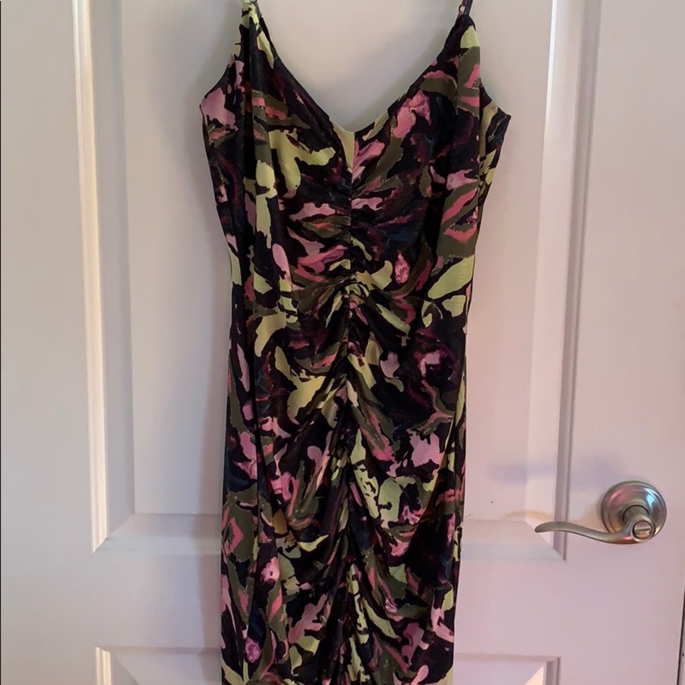Guess ONYA RUCHED DRESS - Picture 6 of 7